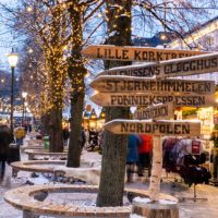 Hauptstraße des Weihnachtsmarktes in Oslo © Fredrik Ahlsen - Maverix Media AS