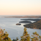 Blick-vom-Skuleberget-copy-Friluftsbyn-Hoega-Kusten-imagebank-sweden-se.jpg