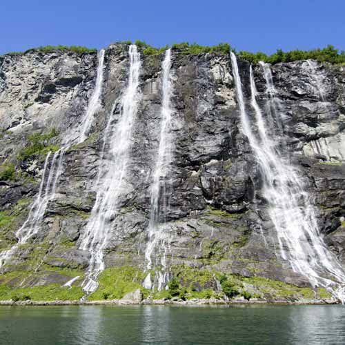 Innovation_Norway-Terje_Rakke-Waterfalls-Geiranger-More-og-Romsdal