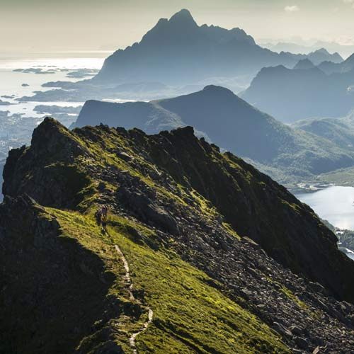 Innovation_Norway-CH-Hiking-Floya-Lofoten-Nordland