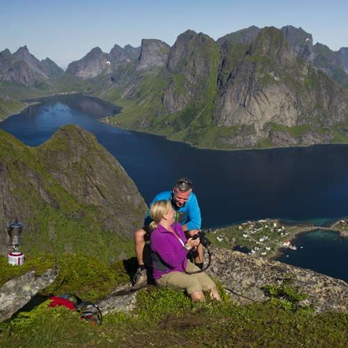 Innovation_Norway-CH-Hiking-Reinebringen-Reine-Lofoten-Nordland