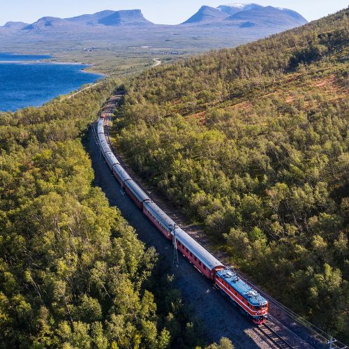 Train in der Natur © Visit Sweden/Per Lundström