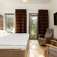Standard Zimmer mit Seeblick © Break Sokos Hotel Bomba