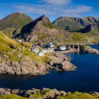 Fischerdorf auf den Vesterålen © Fredrik Ahlsen - Visit Norway 